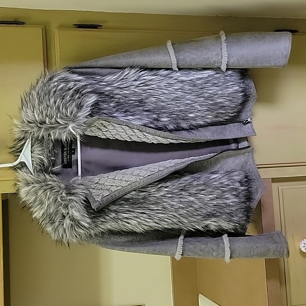 Kristen Blake sz Small grey faux fur jacket